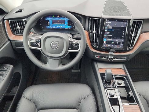Certified 2024 Volvo XC60 B5 Plus w/ Protection Package Premier AWD/4WD image 11