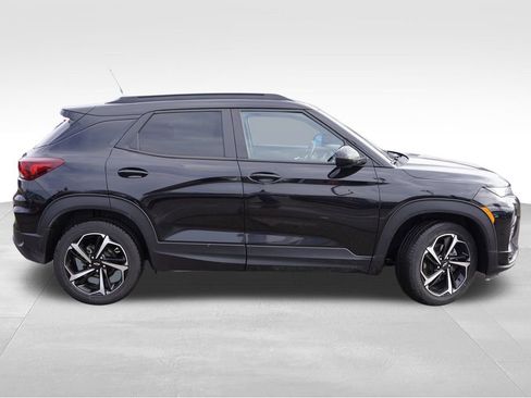 Used 2021 Chevrolet TrailBlazer RS w/ Sun and Liftgate Package image 4
