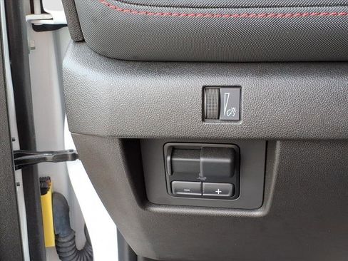 Used 2023 Chevrolet Colorado Z71 w/ Advanced Trailering Package image 17