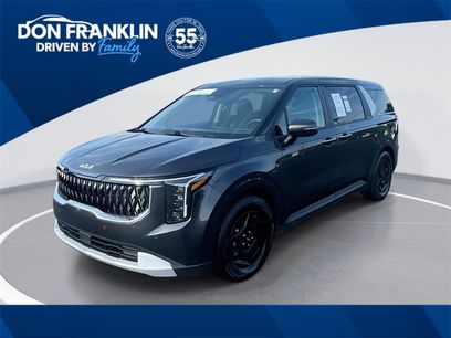 Used 2025 Kia Carnival