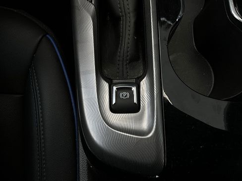 Used 2025 Buick Envista Sport Touring image 20