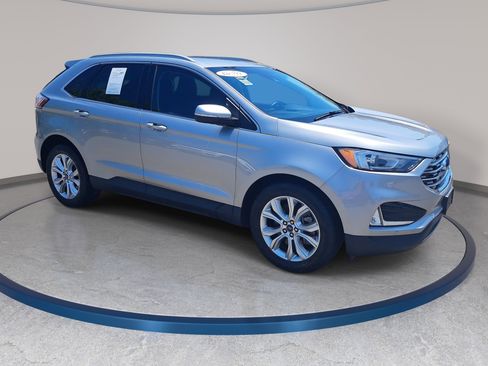 Used 2021 Ford Edge Titanium AWD/4WD image 3