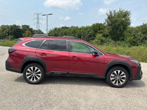 Certified 2025 Subaru Outback Limited AWD/4WD image 15