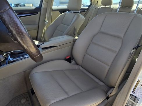 Used 2014 Mercedes-Benz C 250 Sedan image 18