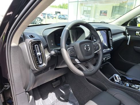 New 2025 Volvo XC40 B5 Plus w/ Protection Package Premier image 5