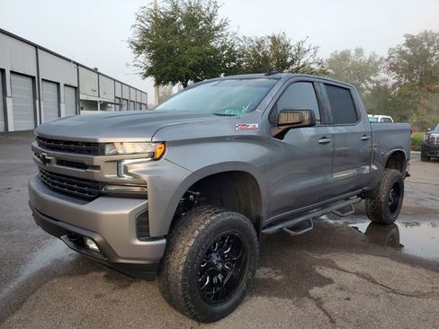 Used 2021 Chevrolet Silverado 1500 RST image 2