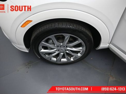 Used 2025 Buick Encore GX Avenir w/ Avenir Convenience Package AWD/4WD image 34