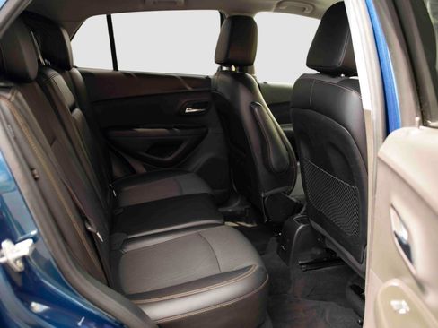 Used 2019 Chevrolet Trax LT w/ Driver Confidence Package AWD/4WD image 14