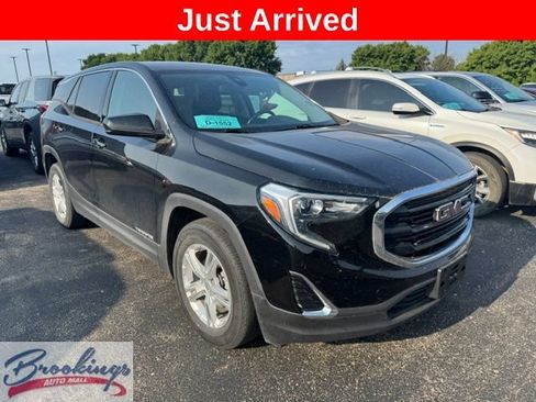 Used 2020 GMC Terrain SLE FWD image 1