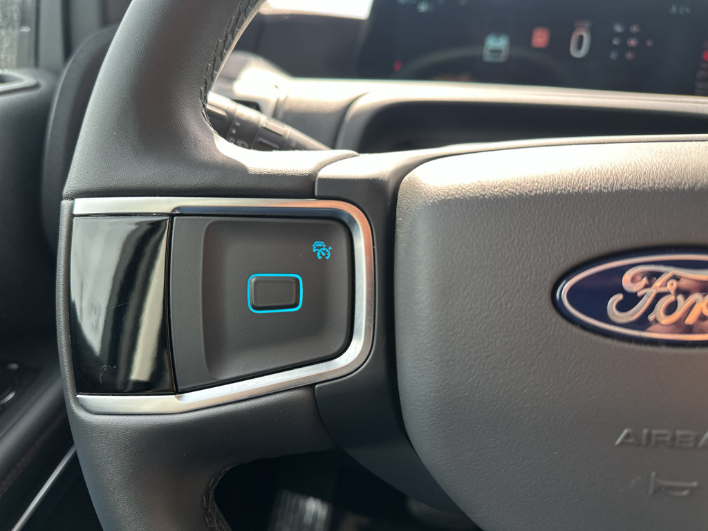 Certified 2025 Ford Expedition Active AWD/4WD image 27