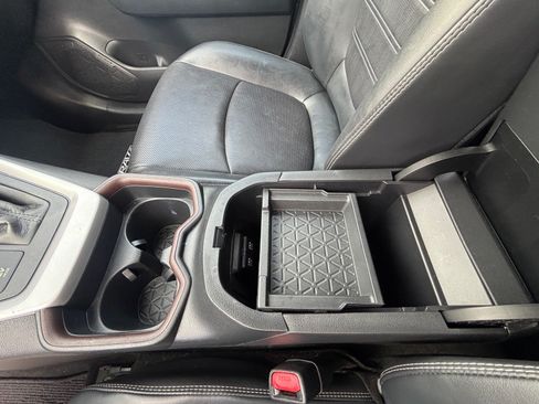 Used 2020 Toyota RAV4 Limited AWD/4WD image 18