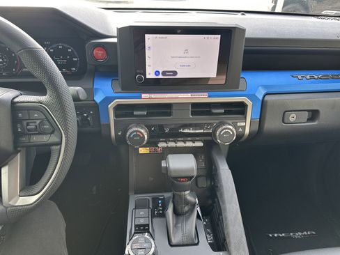 Used 2025 Toyota Tacoma TRD Off-Road w/ TRD Off Road Upgrade Package image 19