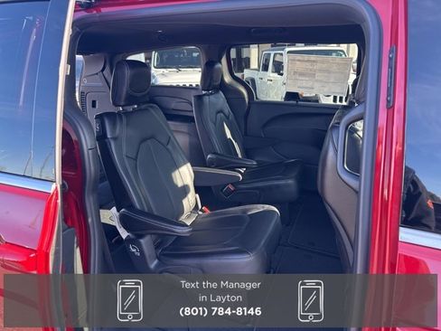 New 2026 Chrysler Pacifica Select image 12