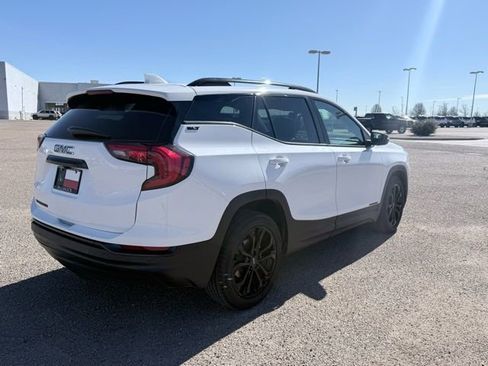 Used 2021 GMC Terrain SLT w/ Elevation Edition image 7