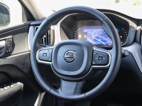 Used 2024 Volvo XC60 B5 Core AWD/4WD image 16