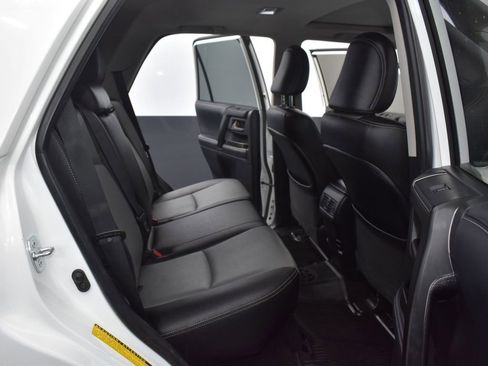 Used 2018 Toyota 4Runner SR5 Premium image 14