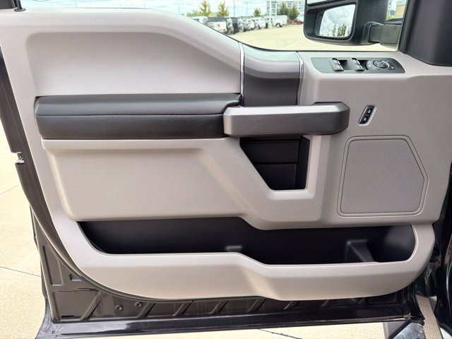 Used 2019 Ford F150 XLT w/ Equipment Group 302A Luxury AWD/4WD image 15