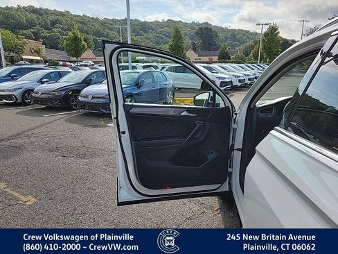 Certified 2024 Volkswagen Tiguan SE AWD/4WD image 37