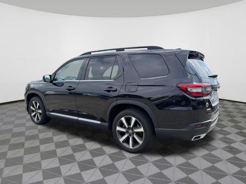 Used 2023 Honda Pilot Touring image 5