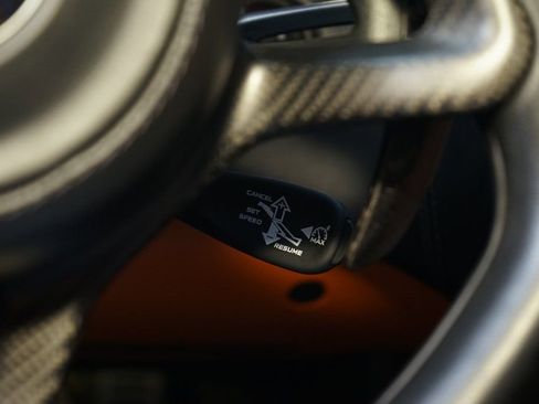 Used 2018 McLaren 570S Spider image 26