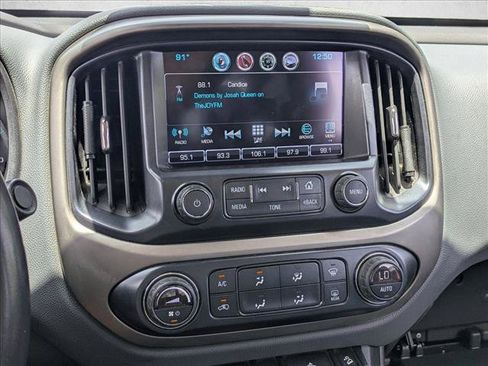 Used 2017 Chevrolet Colorado Z71 AWD/4WD image 11