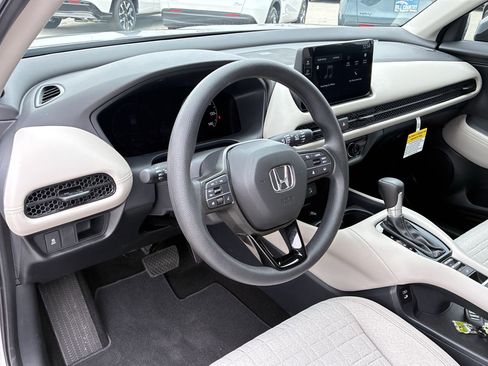 Certified 2026 Honda HR-V LX image 2
