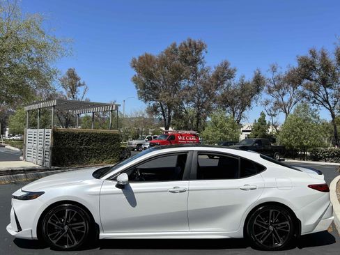 Used 2025 Toyota Camry XSE FWD image 17