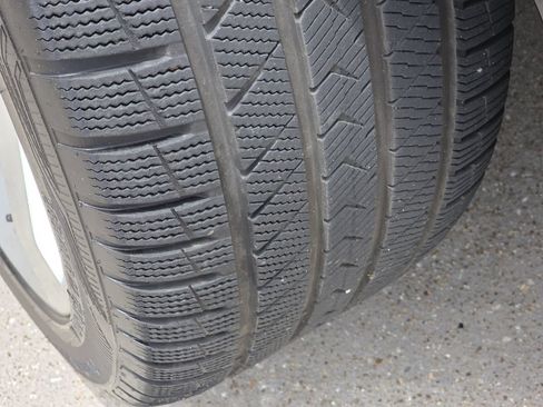 Used 2018 Bentley Bentayga AWD/4WD image 41