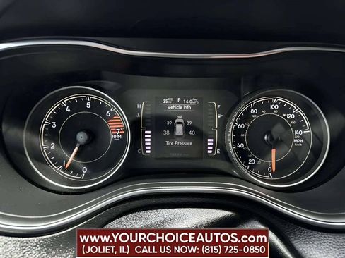 Used 2021 Jeep Cherokee Latitude Plus FWD image 30