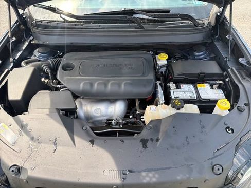 Used 2020 Jeep Cherokee Latitude AWD/4WD image 25