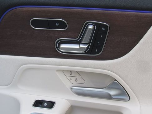 Certified 2023 Mercedes-Benz GLA 250 4MATIC w/ Premium Package image 21