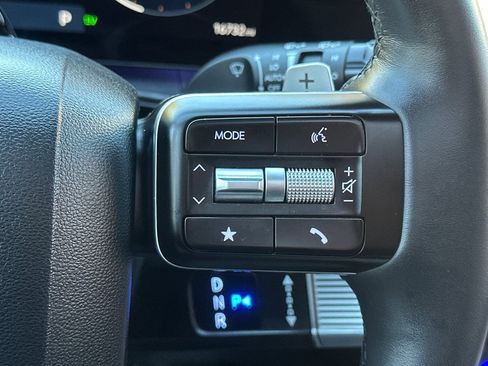 Used 2025 Hyundai Santa Fe Limited image 30