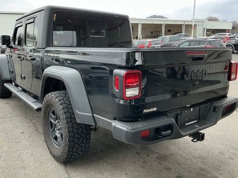 Used 2024 Jeep Gladiator Sport AWD/4WD image 7