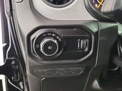 Used 2025 Jeep Wrangler Unlimited Sport AWD/4WD image 13