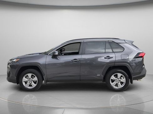 Used 2024 Toyota RAV4 XLE AWD/4WD image 5