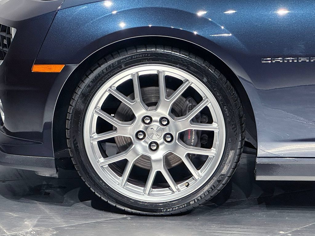 Used 2013 Chevrolet Camaro SS w/ Dusk Special Edition RWD image 14