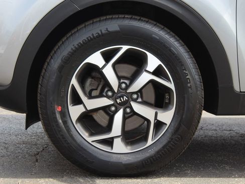 Used 2020 Kia Sportage LX image 25