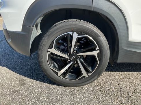 Used 2023 Chevrolet TrailBlazer RS w/ Sun and Liftgate Package image 25
