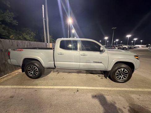 Used 2020 Toyota Tacoma TRD Sport AWD/4WD image 4