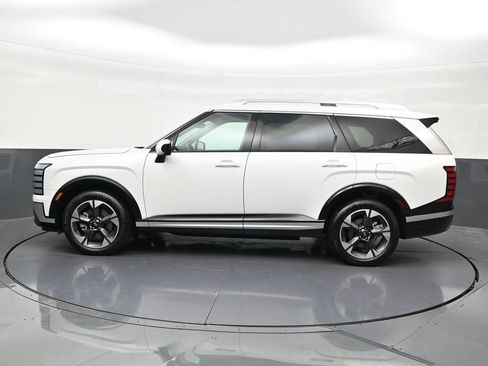 Used 2026 Hyundai Palisade Limited FWD image 2