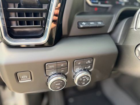 Used 2023 GMC Sierra 1500 Denali w/ Denali Reserve Package AWD/4WD image 15
