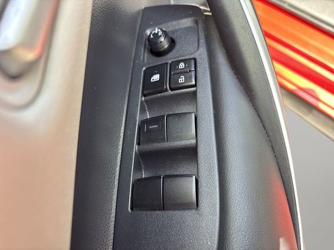 Used 2021 Toyota Corolla SE FWD image 17