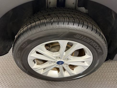 Used 2019 Ford Escape SE FWD image 18