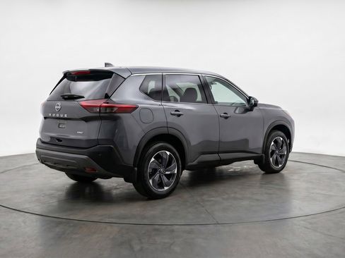 Used 2025 Nissan Rogue SV FWD image 9