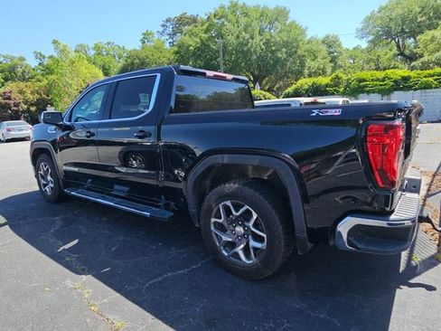 Used 2022 GMC Sierra 1500 SLE w/ X31 Off-Road Package image 8