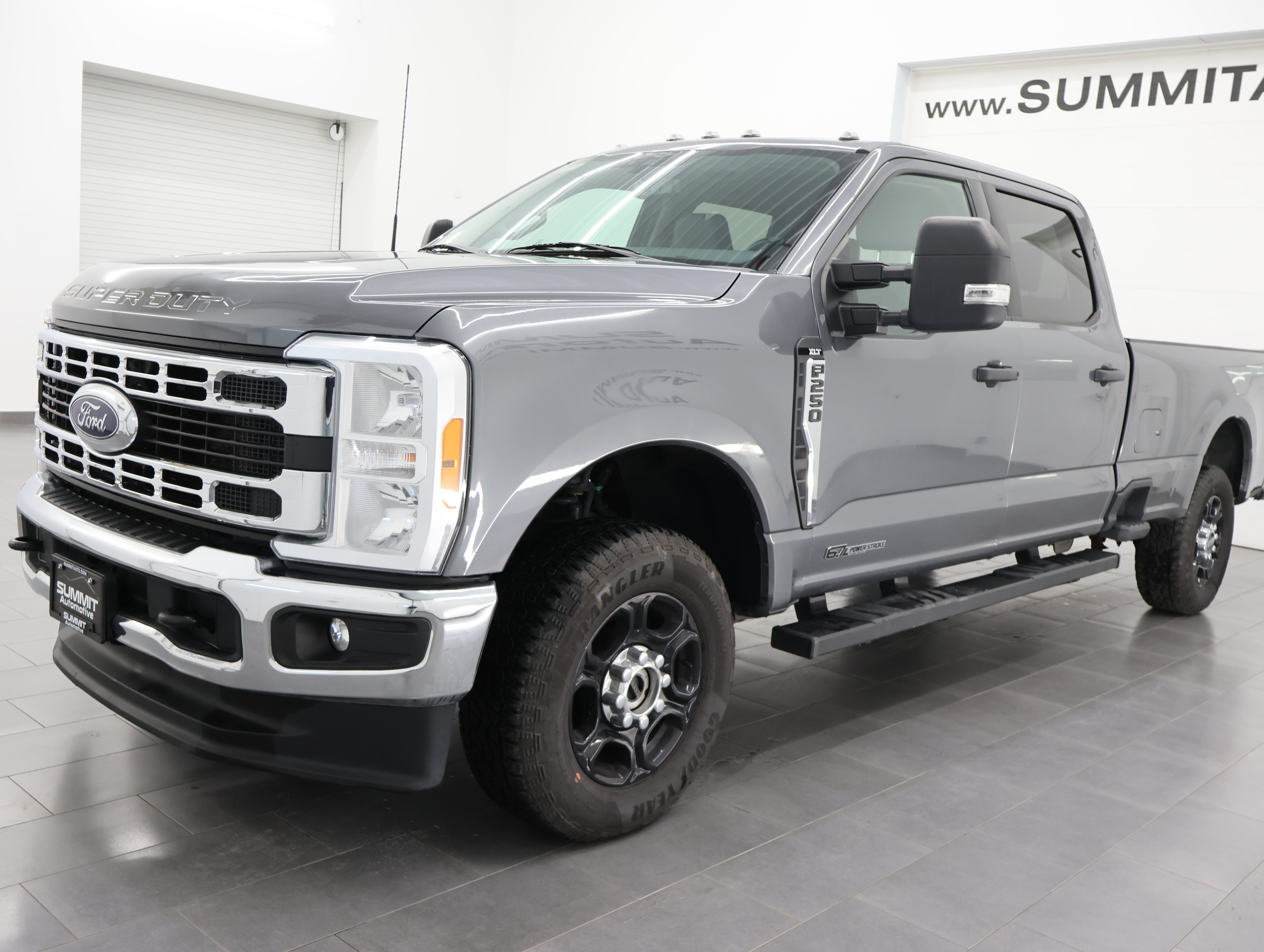 Used 2023 Ford F250 XLT AWD/4WD image 6