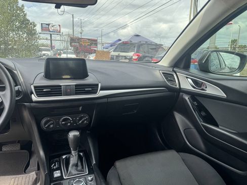 Used 2018 MAZDA MAZDA3 Sport FWD image 4