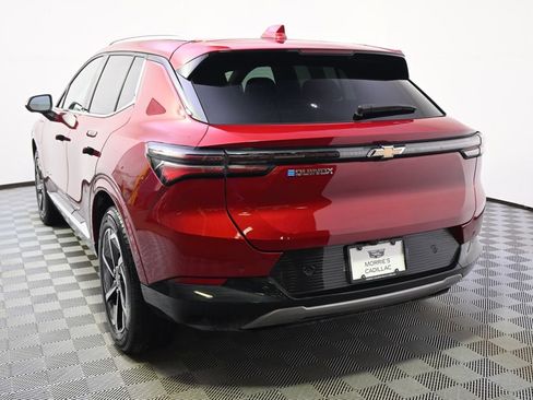 Used 2025 Chevrolet Equinox EV LT w/ Convenience Package image 4