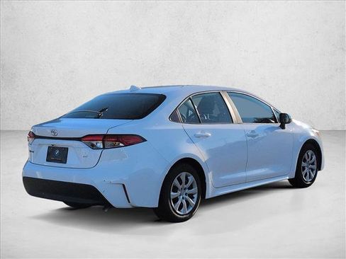 Used 2023 Toyota Corolla LE image 5