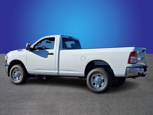 Used 2024 RAM 2500 Tradesman w/ Chrome Appearance Group image 6